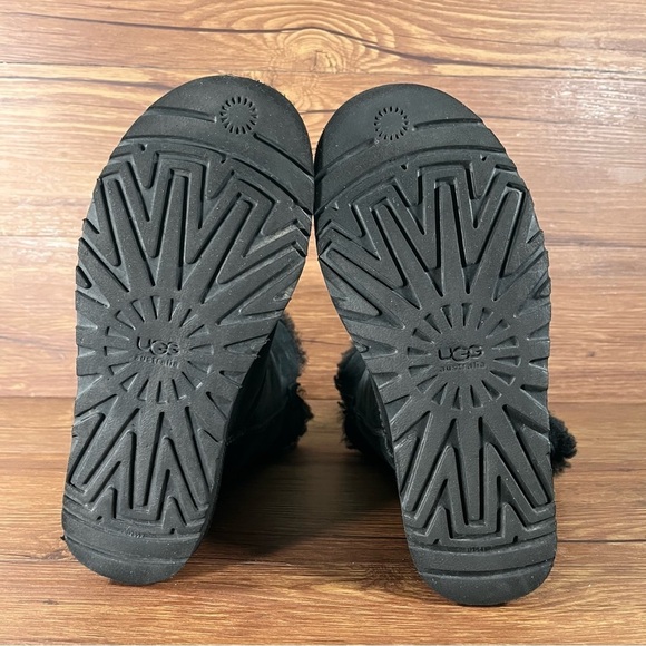 UGG BAILEY BUTTON BLING Black Suede Winter Boots Women’s Size 5 Shoes Jewel - Picture 7 of 10